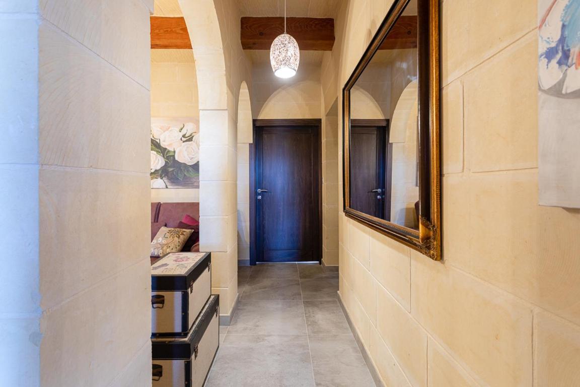 Ajuga Luxury Boutique B&B Qala Exterior photo